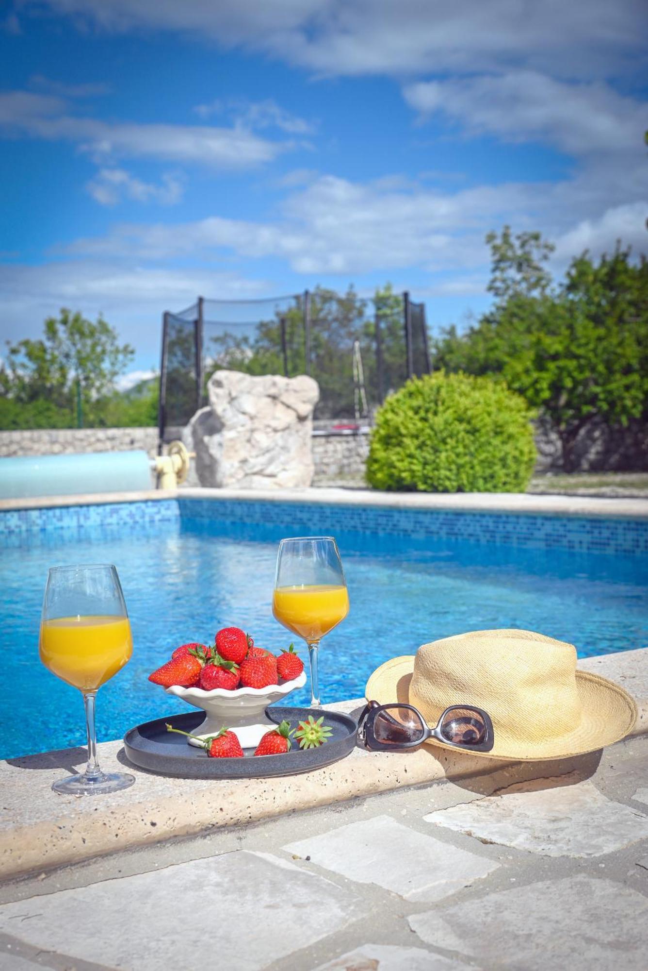 Villa Silentio, Complete Privacy Near Makarska พอดโกรา ภายนอก รูปภาพ