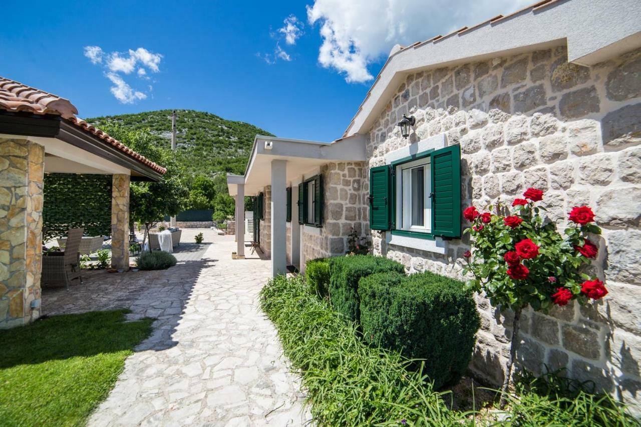 Villa Silentio, Complete Privacy Near Makarska พอดโกรา ภายนอก รูปภาพ